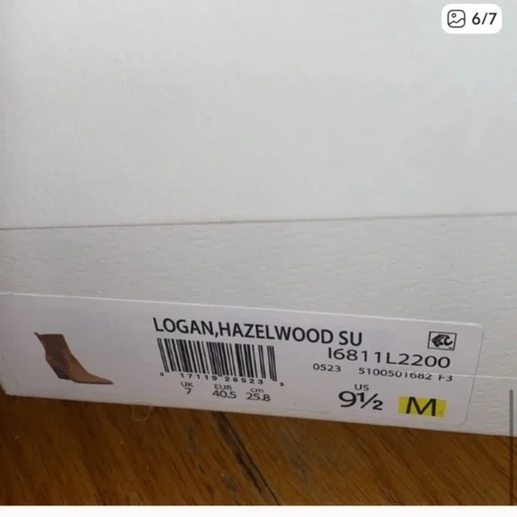 Veronica Beard Brown Suede Block Heels
Logan size 9.5 - Picture 6 of 6